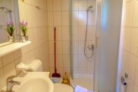 Koupelna v ubytování Comfort and affordable apartments Slavica