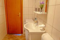Koupelna v ubytování Comfort and affordable apartments Slavica