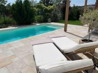 Basen w obiekcie House in Pezinok with swimming pool, Bratislava lub w pobliżu