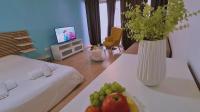 Postel nebo postele na pokoji v ubytování STAY Eden Beach Studio