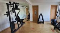 Fitness centrum a/nebo fitness zařízení v ubytování STAY Eden Beach Studio