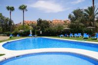 Bazén v ubytovaní Elviria Apartment alebo v jeho blízkosti