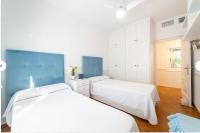 Łóżko lub łóżka w pokoju w obiekcie Chalet con piscina privada Cortijo Indalo VTAR/AL/00447