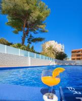 Bazén v ubytovaní Hotel RH Gijón & Spa alebo v jeho blízkosti