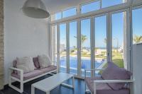 Bazén v ubytování Villa Elisabetta, Luxury Villa with Heated Pool Ocean View in Adeje, Tenerife nebo v jeho okolí