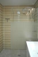 A bathroom at Casa Ozcoidi, acogedor alojamiento con jardín y piscina en el centro de Navarra