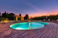 The swimming pool at or close to Villa Morro Suites