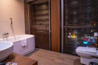 Koupelna v ubytování Sam Royal Hotel