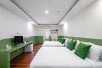 TV a/nebo společenská místnost v ubytování The Ram Hotel