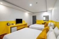 TV a/nebo společenská místnost v ubytování The Ram Hotel