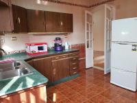 Kuchyň nebo kuchyňský kout v ubytování 3BR Cosy Apartment near 5A, New Cairo Families Only