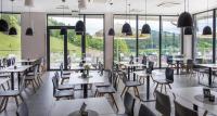 Reštaurácia alebo iné gastronomické zariadenie v ubytovaní Aparthotel Apartamenty Czarna Góra 224