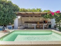 Bazén v ubytovaní Holiday Home Shardana by Interhome alebo v jeho blízkosti