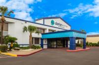 una representación del exterior de un hotel en Clarion Pointe Lake Jackson - Clute, en Lake Jackson