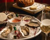 Jídlo v hotelu nebo okolí