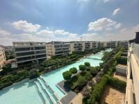 Bazén v ubytování Luxury apartment in new cairo lake view residence nebo v jeho okolí