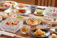 Jídlo v ryokanu nebo okolí