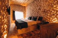 İsadora Cave Cappadociaにあるベッド