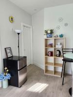 Cozy Private Suite near YVR Airportにあるコーヒーまたはお茶