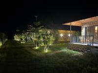 Jawai's Wildness Lodgeにある庭