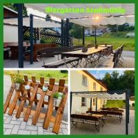 un collage di immagini di un tavolo da picnic e un ombrellone di Gasthaus Stollmühle a Stützengrün