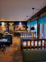 Restaurace v ubytování Hotel & Restaurant Heidekrug in Pinneberg, Free Parking and WiFi