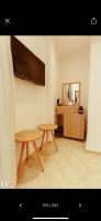 TV a/nebo společenská místnost v ubytování Deluxe pyramids view inn