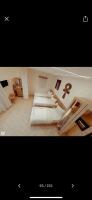 Postel nebo postele na pokoji v ubytování Deluxe pyramids view inn