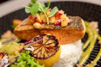 Jídlo v hotelu nebo okolí