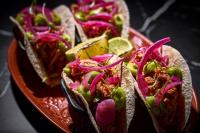 Jídlo v hotelu nebo okolí