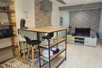 Telewizja i/lub zestaw kina domowego w obiekcie STUDIO DANS LA BRENNE !