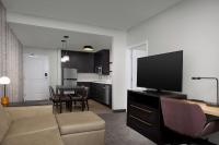 Residence Inn by Marriott Indianapolis Plainfieldにあるキッチンまたは簡易キッチン