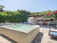 Bazén v ubytovaní Holiday Home Shardana by Interhome alebo v jeho blízkosti