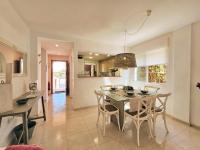 A kitchen or kitchenette at PARAISO ARONA I - Casa en Mar de Cristal La Manga
