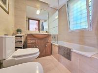 A bathroom at PARAISO ARONA I - Casa en Mar de Cristal La Manga