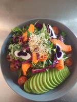 Jídlo v hotelu nebo okolí