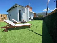 Vonkajšia záhrada v ubytovaní Rooftop Apartment with Garden in Ioannina
