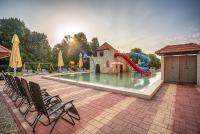 Bazén v ubytovaní Termál Hotel Vesta alebo v jeho blízkosti