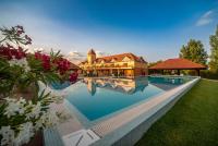 Bazén v ubytovaní Termál Hotel Vesta alebo v jeho blízkosti