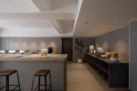 Kuchyň nebo kuchyňský kout v ubytování BlueVisual Hotel Zhengzhou Airport