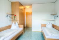 Posteľ alebo postele v izbe v ubytovaní Kolpinghaus Salzburg - SommerHOSTEL