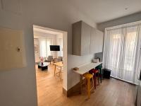 Posezení v ubytování Amazing 3BD 3BTH with 9 Balconies by Madrid4You Apartments