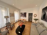 Posezení v ubytování Amazing 3BD 3BTH with 9 Balconies by Madrid4You Apartments