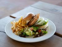 Jídlo v hotelu nebo okolí