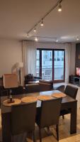 Posezení v ubytování Frog Apartment - 2 bedrooms and living room