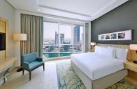 Postel nebo postele na pokoji v ubytování DoubleTree by Hilton Dubai Jumeirah Beach