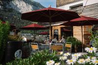 Nespecifikovaný výhled na hory nebo výhled na hory při pohledu z hotelu