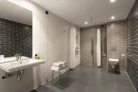 Holiday Inn Express Brussels - Airport by IHGにあるバスルーム