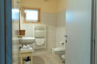 A bathroom at Agriturismo Colle Dei Pivi