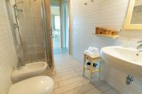 A bathroom at Agriturismo Colle Dei Pivi